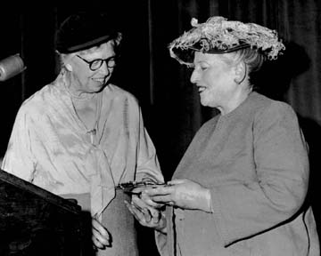 Pearl S. Buck receiving an award from Eleanor Roosevelt