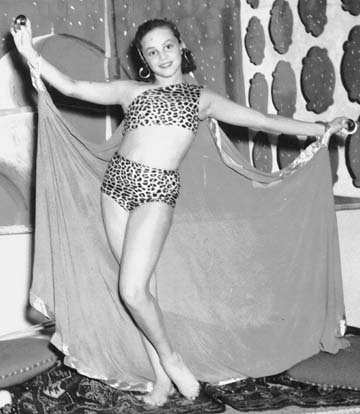 Valerie Harper performing at age 10